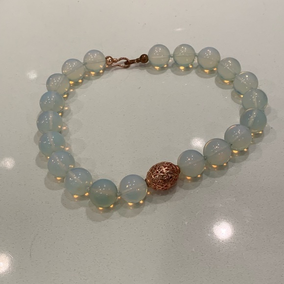 Moonstone necklace with rose gold accents - Picture 2 of 6